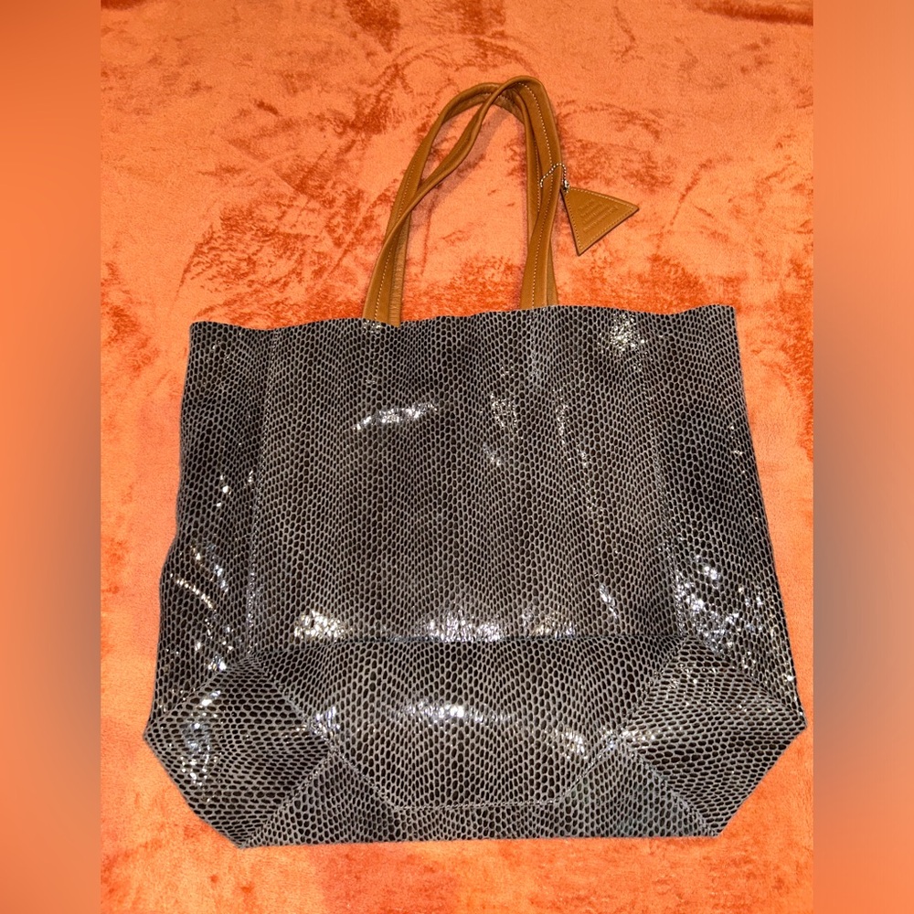 Sorial tote bag